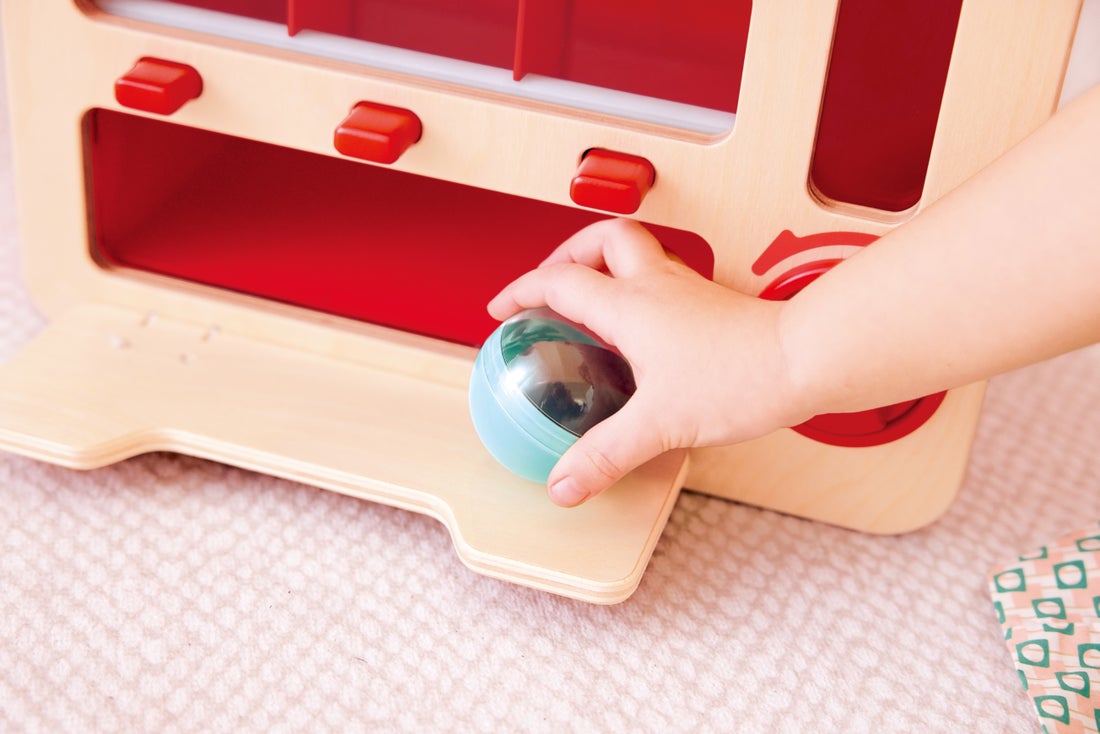 Máquina Expendedora de Juguete Hape: Snacks, Cápsulas, Luz y Sonido - 14