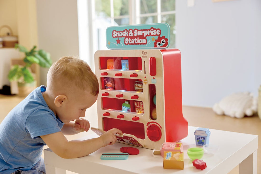 Máquina Expendedora de Juguete Hape: Snacks, Cápsulas, Luz y Sonido - 3