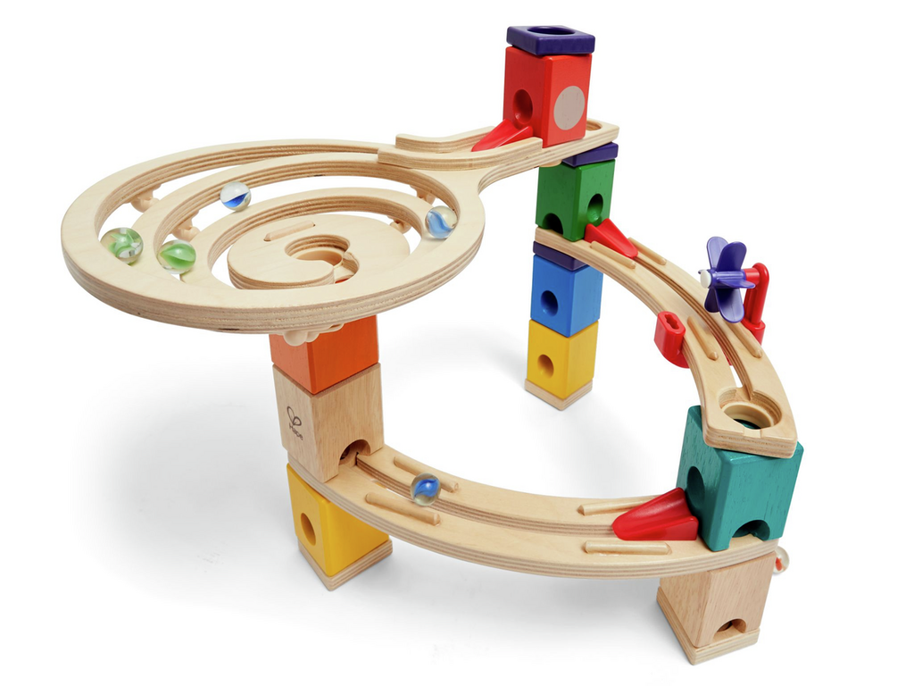 Pack Regalo 4 Años Pequeño Constructor: el circuito de canicas Quadrilla de Hape montado