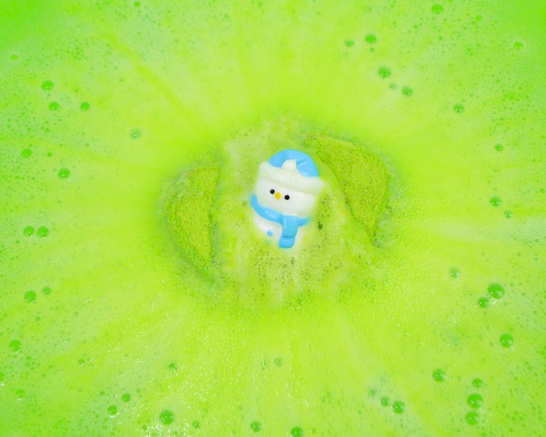 Bomba de Baño Sorpresa de Navidad 100 g con Figura Coleccionable Zimpli Kids - 4