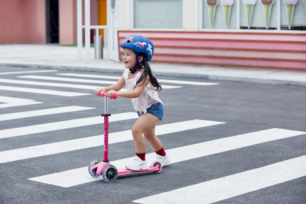 Patinete Mini Micro Deluxe LED de 3 Ruedas con Luces - 23