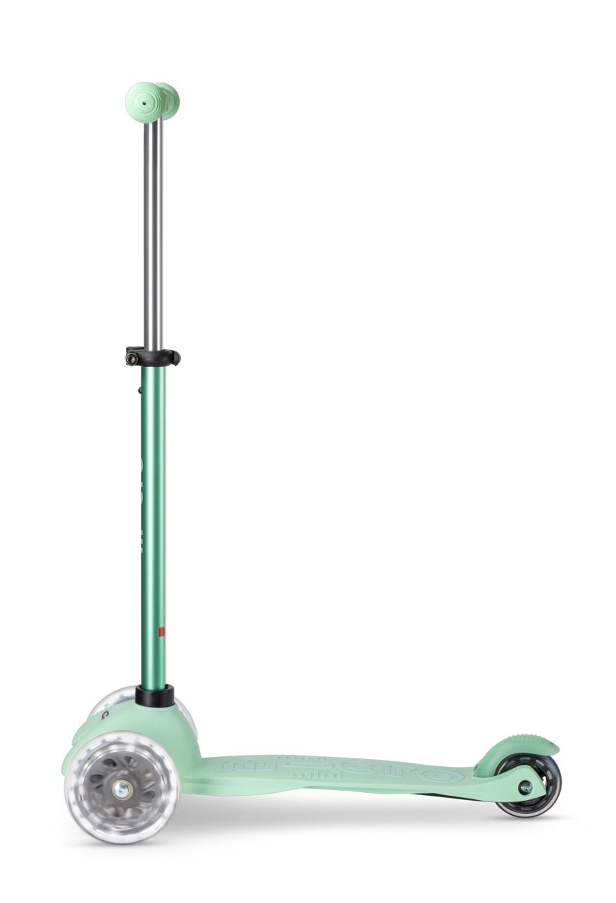 Patinete Mini Micro 4 en 1 Deluxe LED: de Correpasillos a Patinete - 40