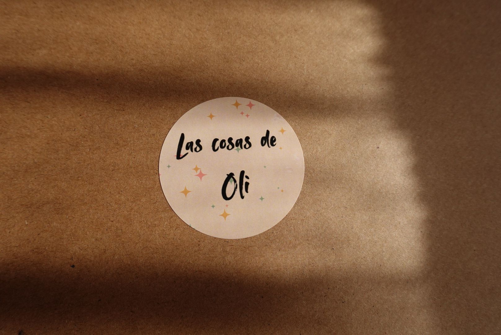 Caja Regalo Bebé Súper Oli (Premium: rutina + doudou + donut sensorial)